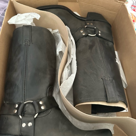 Frye women’s boots - Picture 4 of 7